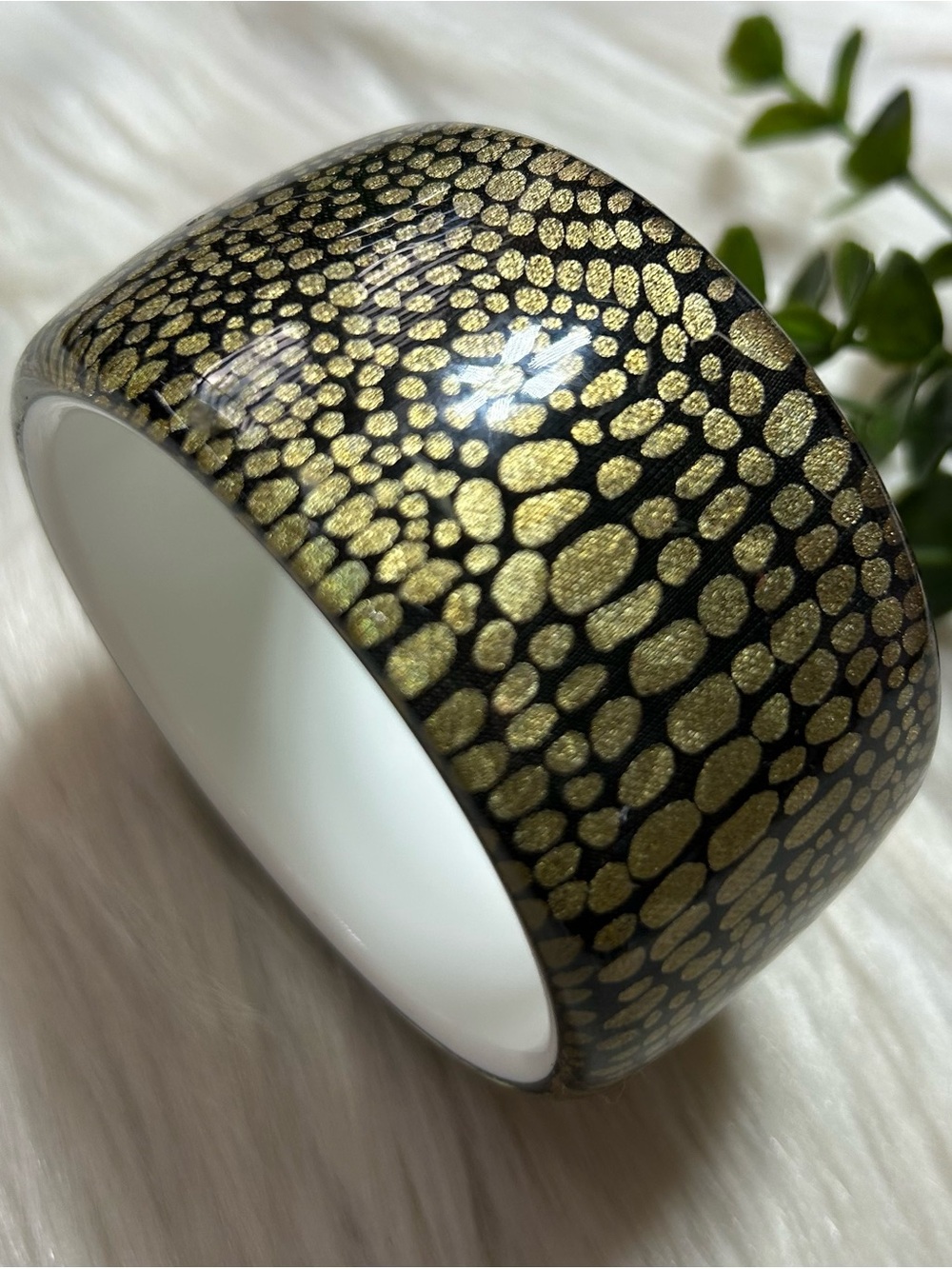 Vintage Wide chunky Lucite Bangle Bracelet